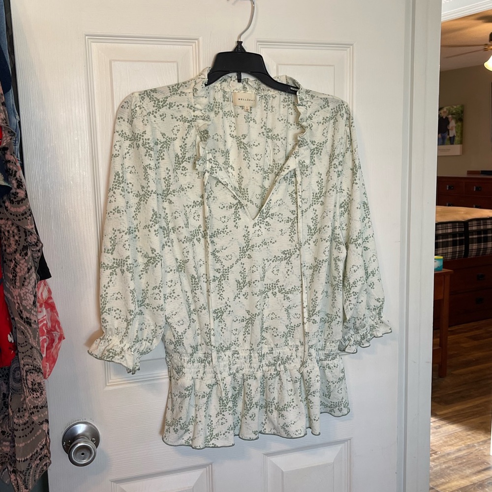 Floral Ruffle V-Neck Peasant Top in Sage Green